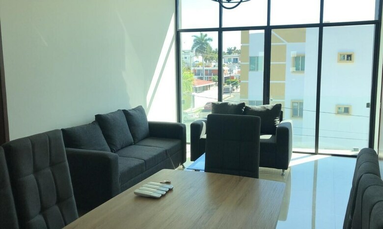 Apartamentos Nuevo, C�modo Y Seguro A UNA Cuadra Del Mar (E)