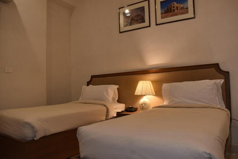 Noosa By Dcrest Hotel