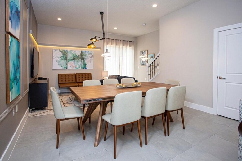 Modern 4 Bedrooms Townhouse Su2662