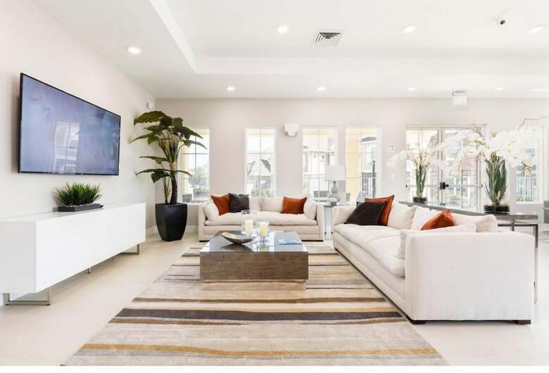 Modern 4 Bedrooms Townhouse Su2662