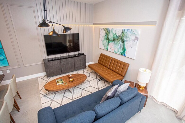 Modern 4 Bedrooms Townhouse Su2662