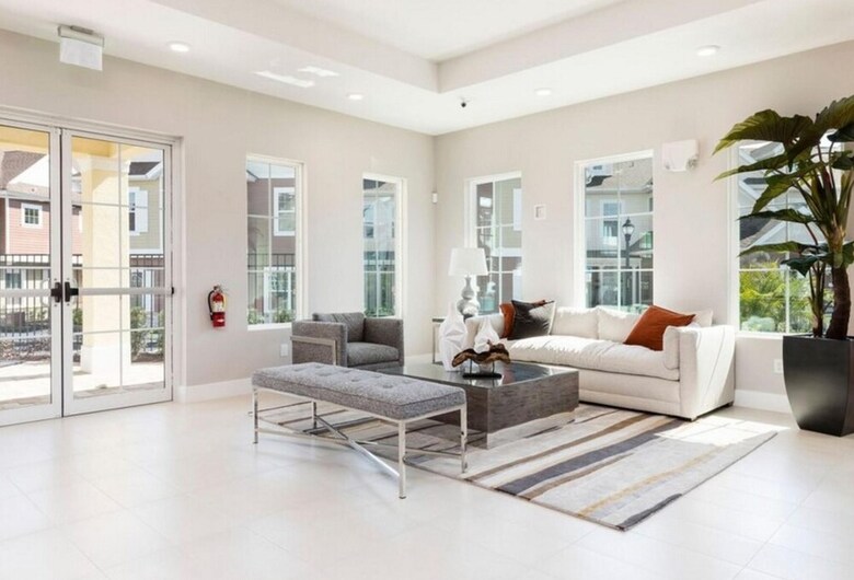 Modern 4 Bedrooms Townhouse Su2662