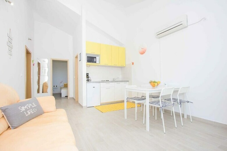 Sunny Apartments