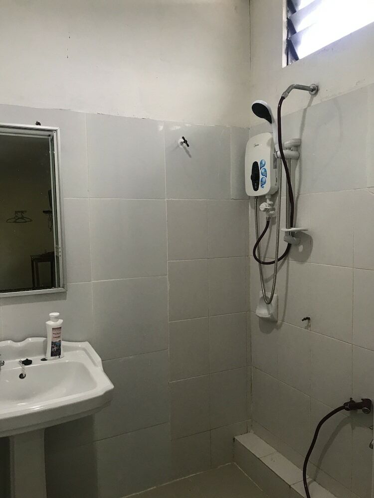 Oyo 89781 Hotel Medina 2