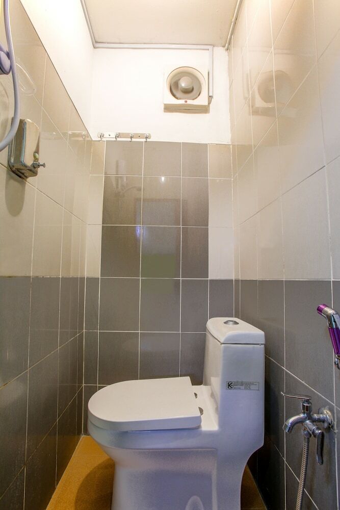 Spot On 89788 Musafir Transit Hotel