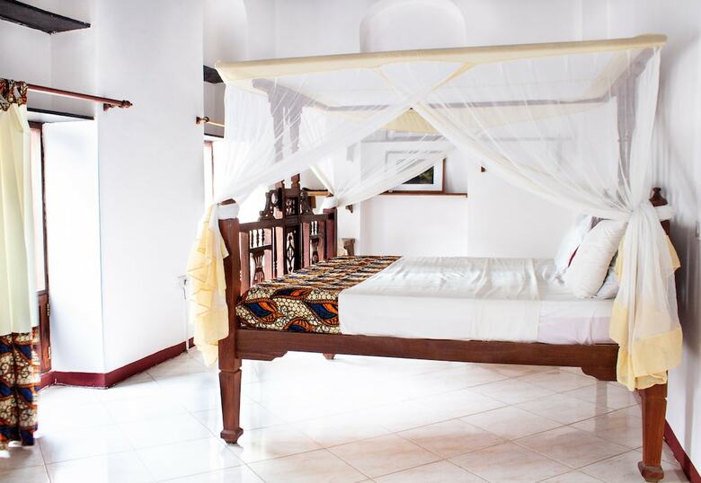 Hotel Mrusi House