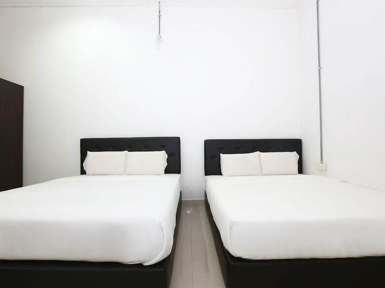 Spot On 89778 Aisy Hotel