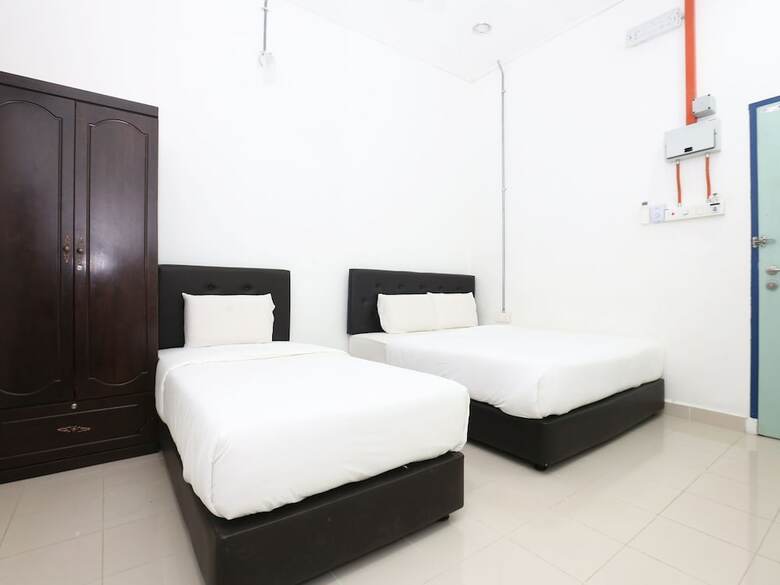 Spot On 89778 Aisy Hotel