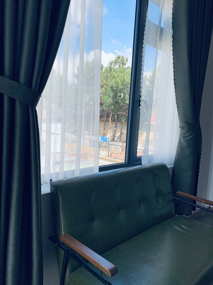 Hotel Lucas Inn 2