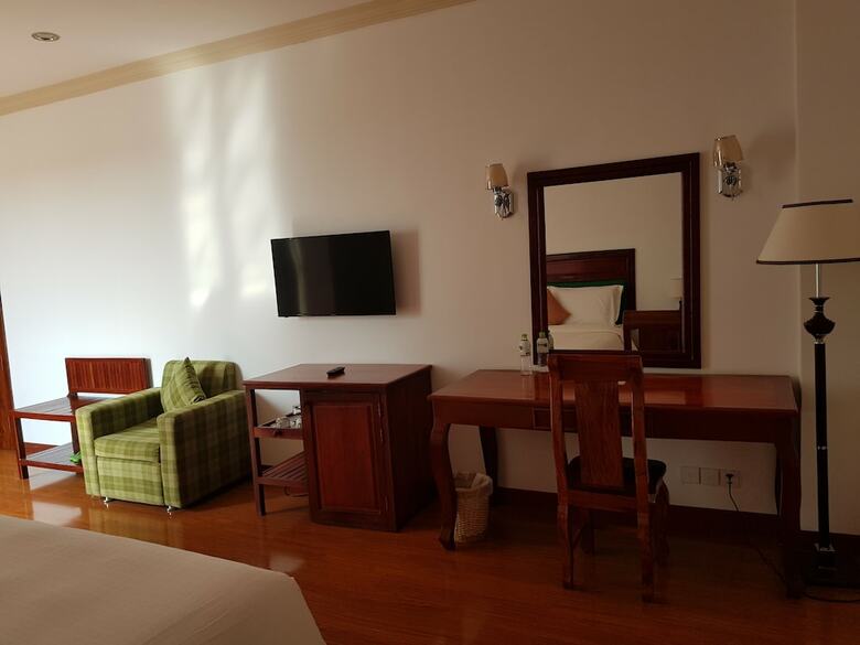 Angkor White Swan Hotel