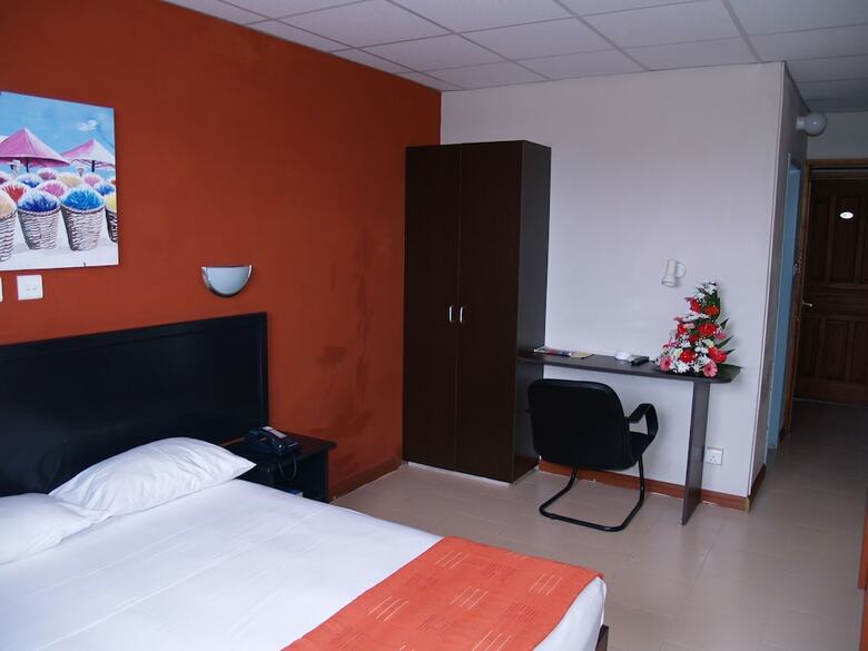 Champ De Mars Hotel