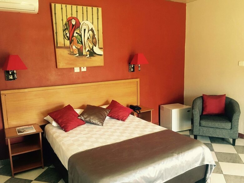 Champ De Mars Hotel