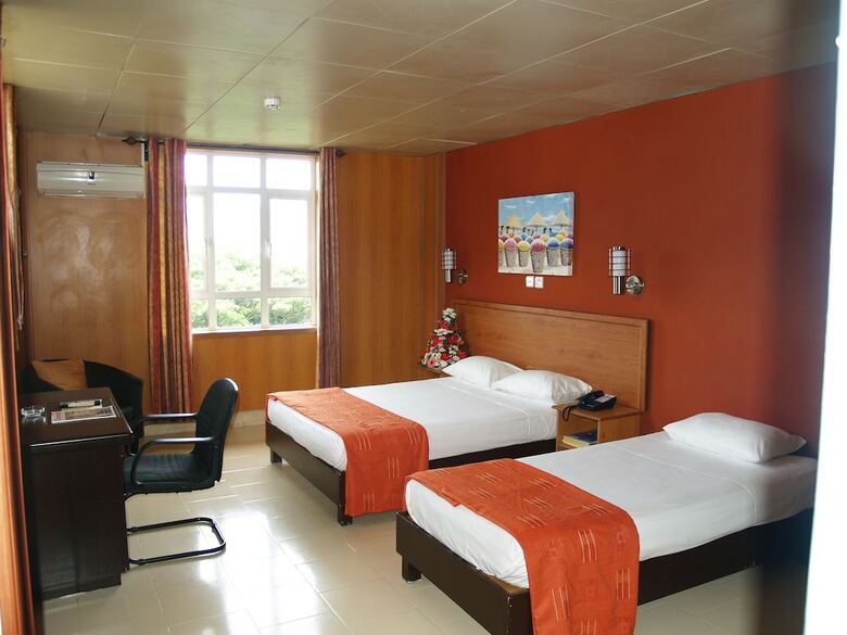 Champ De Mars Hotel