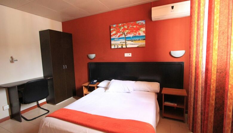 Champ De Mars Hotel