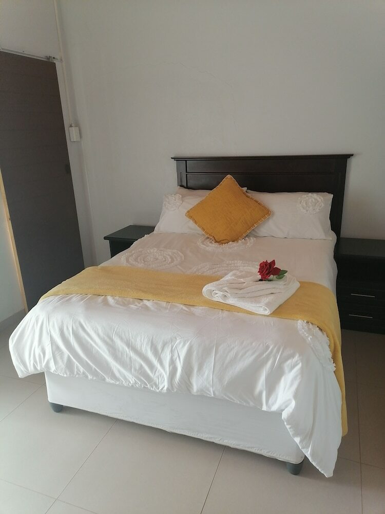 Hotel Rose And Thorn Guesthouse - Adults Only