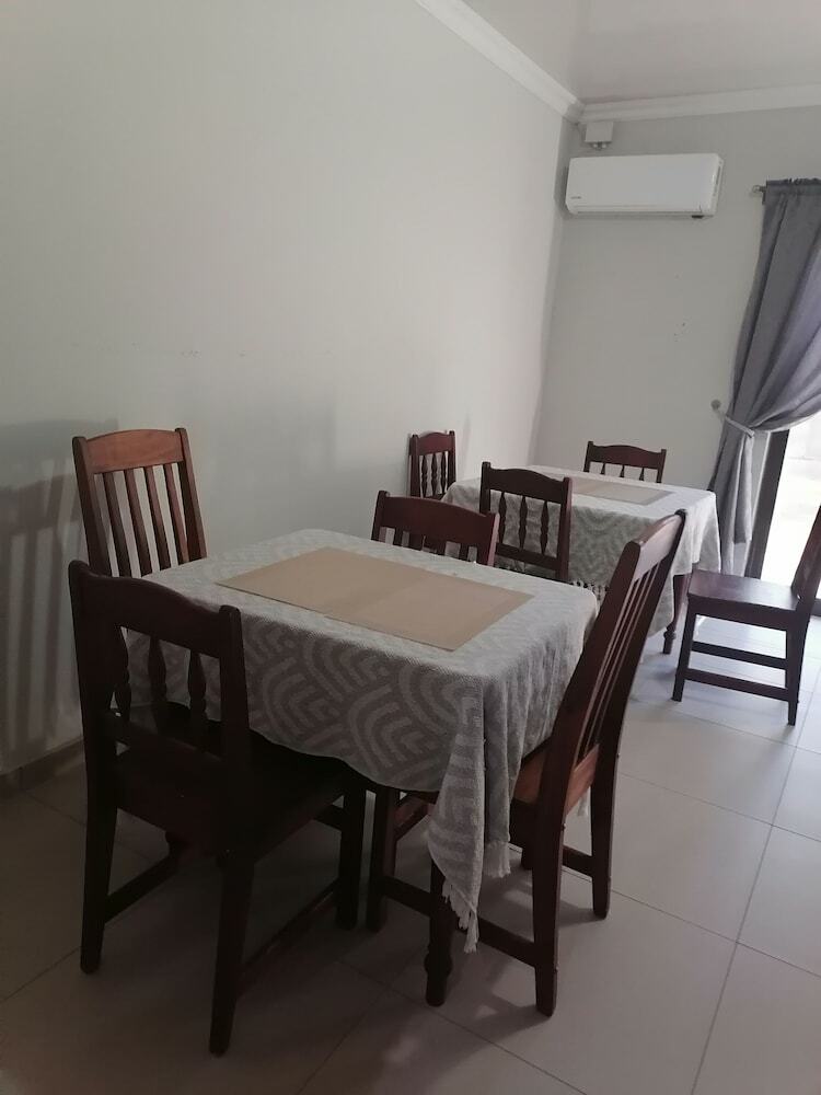 Hotel Rose And Thorn Guesthouse - Adults Only