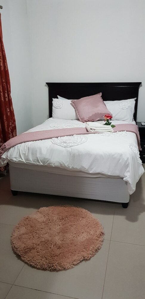 Hotel Rose And Thorn Guesthouse - Adults Only