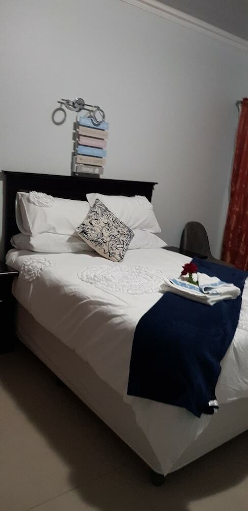 Hotel Rose And Thorn Guesthouse - Adults Only