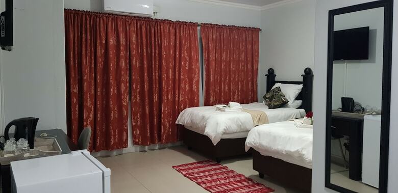 Hotel Rose And Thorn Guesthouse - Adults Only