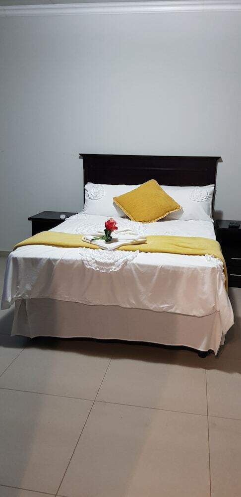 Hotel Rose And Thorn Guesthouse - Adults Only