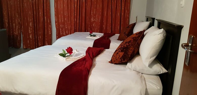 Hotel Rose And Thorn Guesthouse - Adults Only