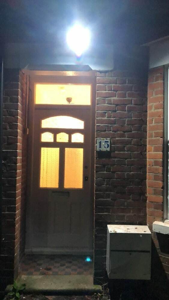 Bed & Breakfast Peace-full House In Slough