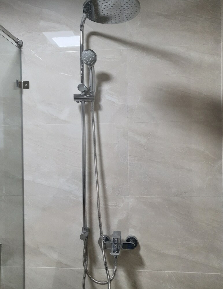 Ha Long Land Hotel