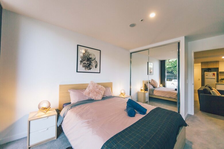 Midnight Apartment