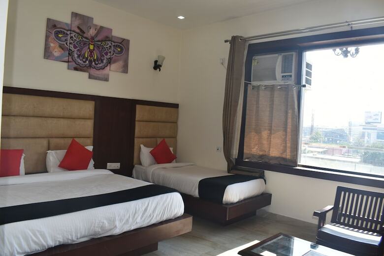 Hotel Basera