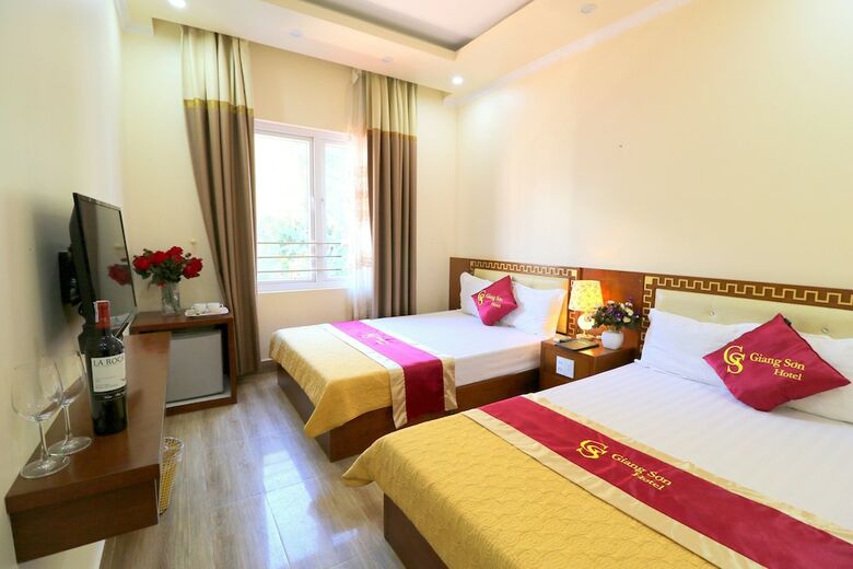 Giang Son Sea View Hotel