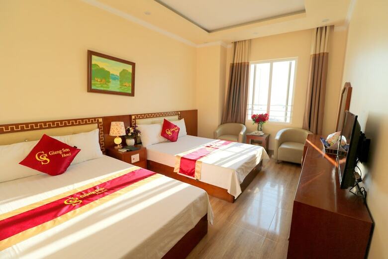 Giang Son Sea View Hotel