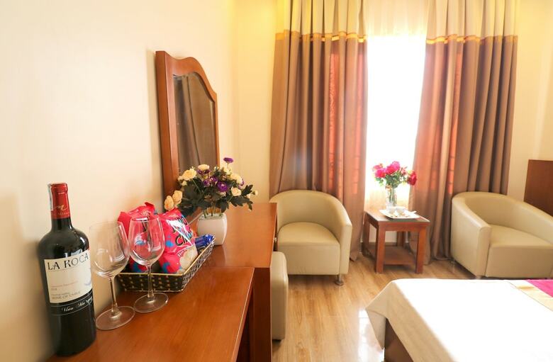 Giang Son Sea View Hotel