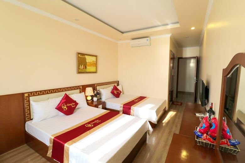 Giang Son Sea View Hotel