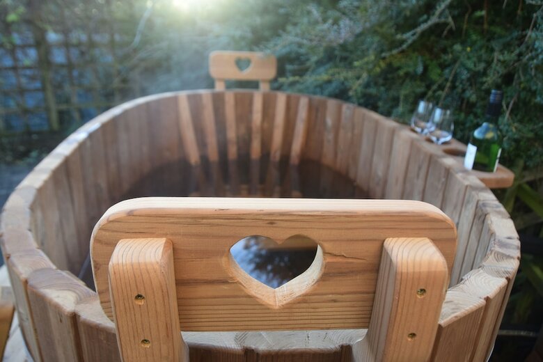 Luxury Cottage Eco Tub Logfire
