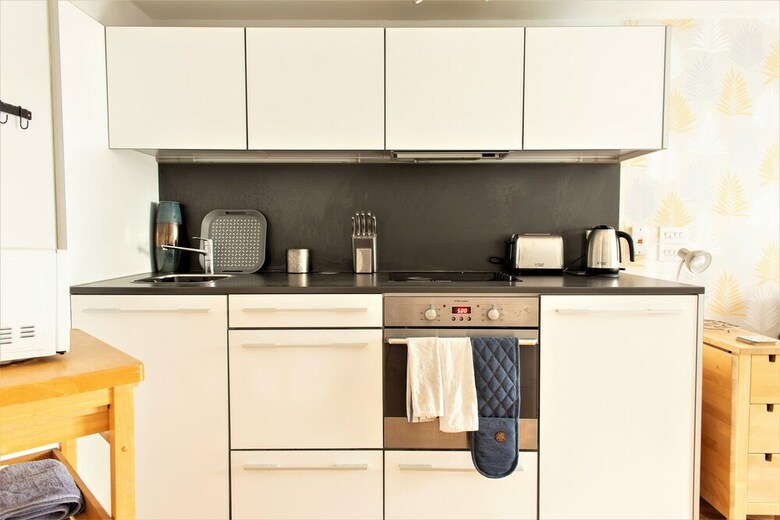 City Centre 2 Bed Apartment Private Deck
