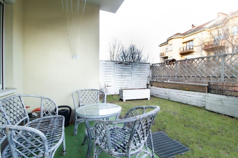 Ursynow Apartment With Garden