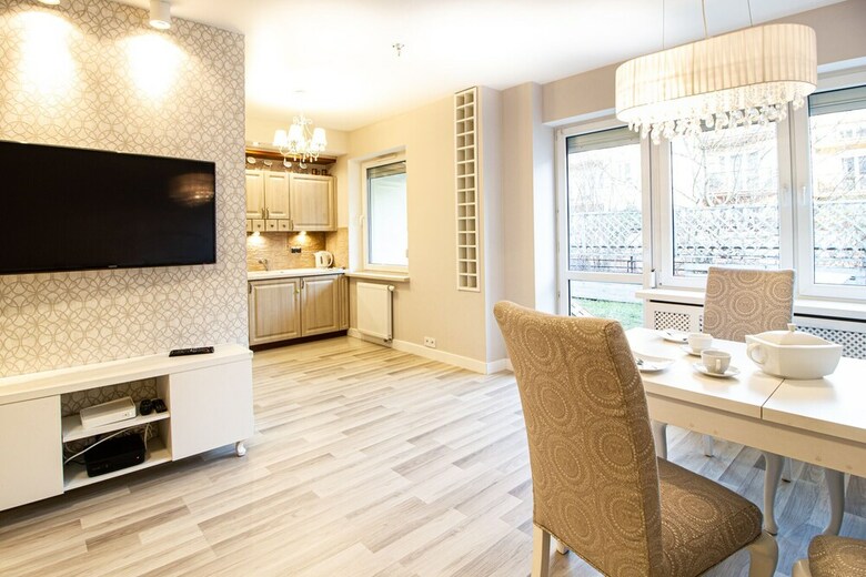 Ursynow Apartment With Garden