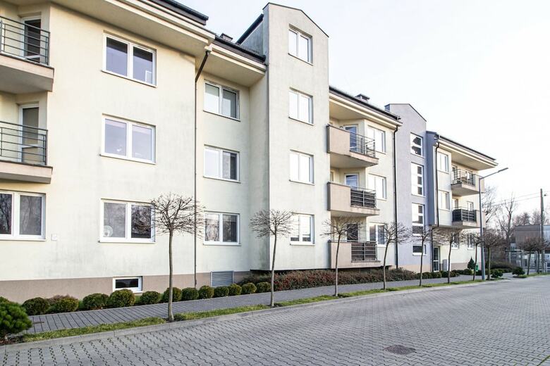 Ursynow Apartment With Garden