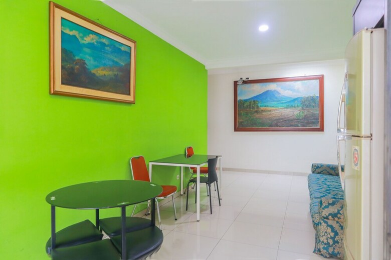 Hotel Oyo 2196 Ss Homes