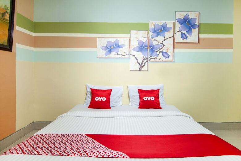Oyo 2208 Thyesza Hotel