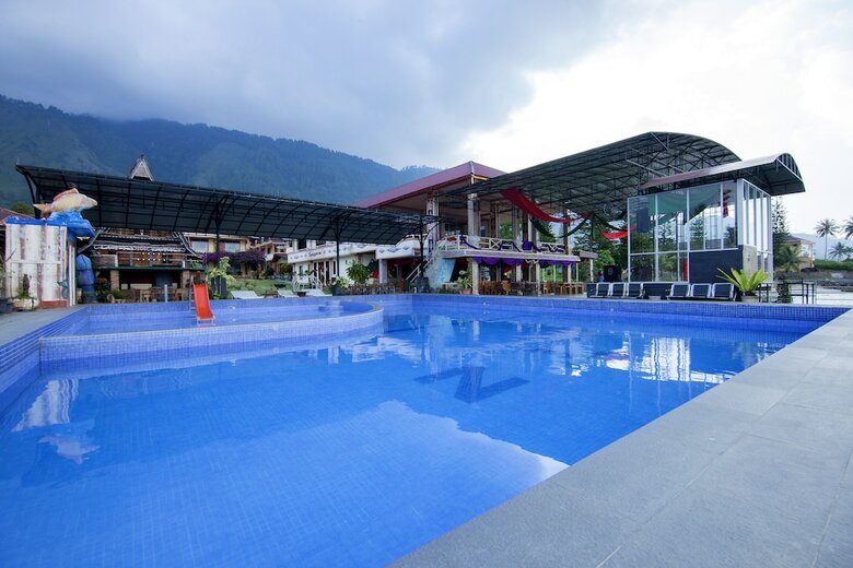 Oyo 2208 Thyesza Hotel