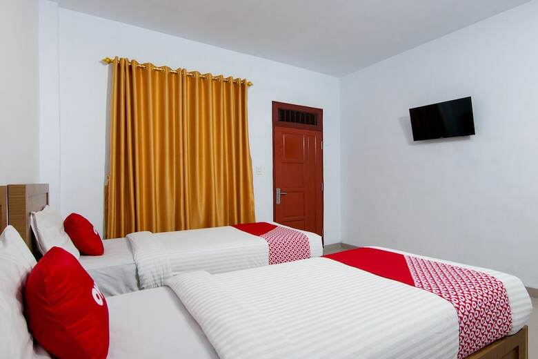 Oyo 2208 Thyesza Hotel