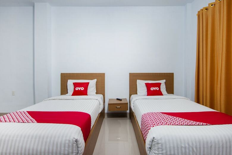Oyo 2208 Thyesza Hotel