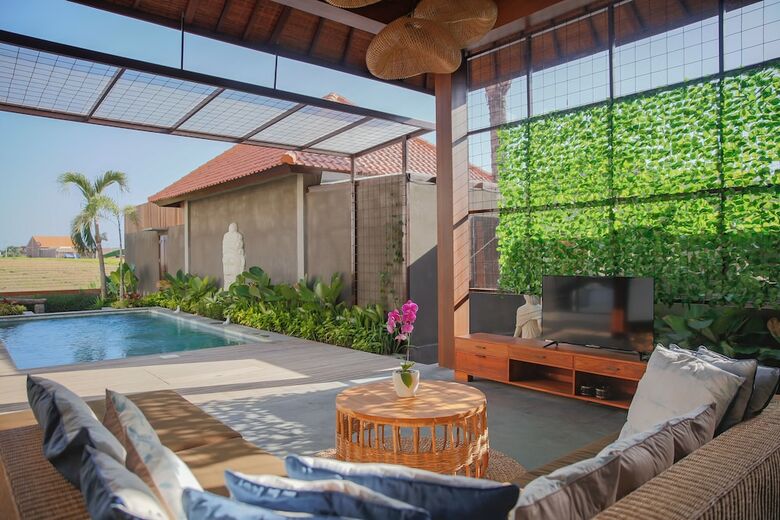 Uwu Villas