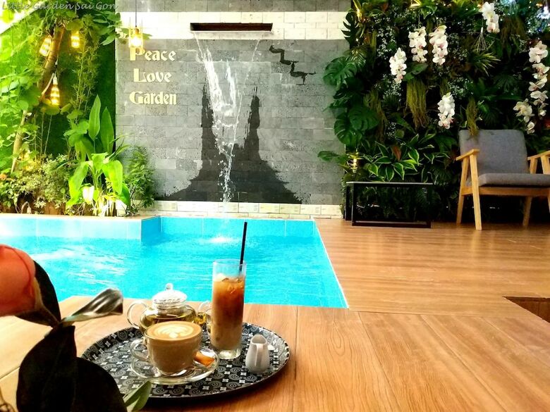 Hostal Little Garden Hostel