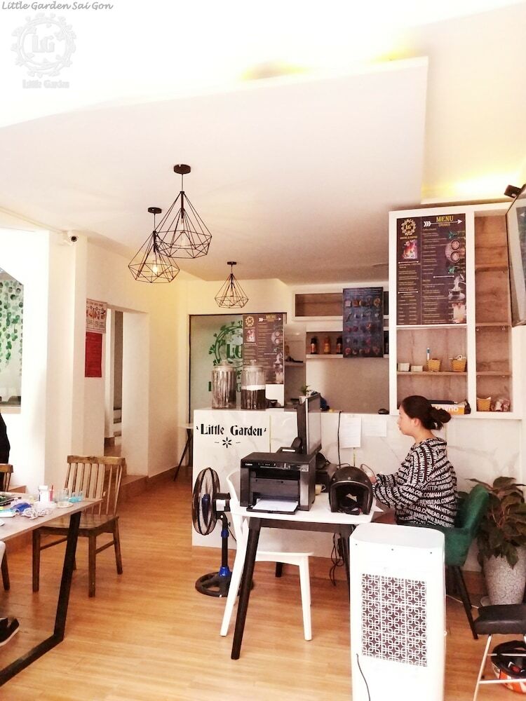 Hostal Little Garden Hostel