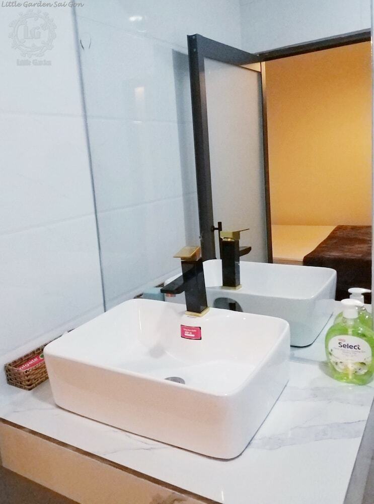 Hostal Little Garden Hostel