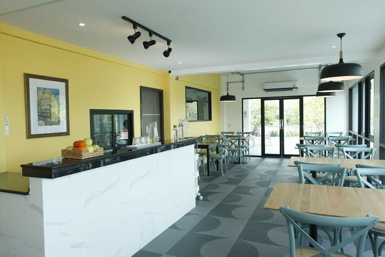 Port Canary Hotel