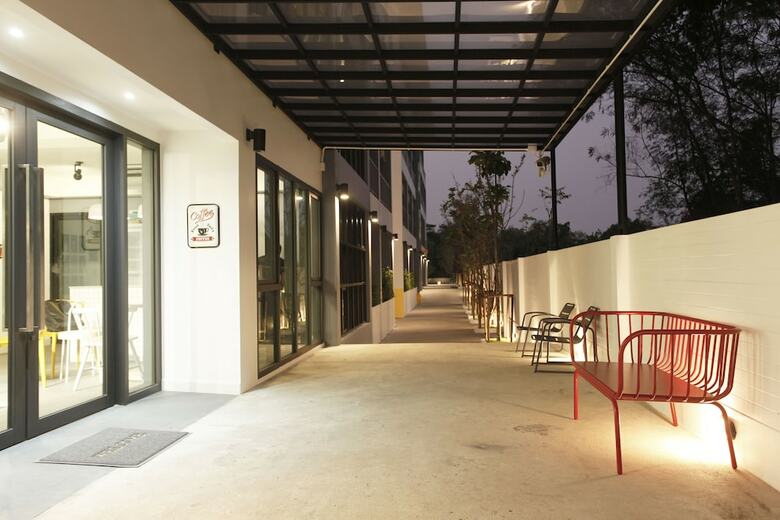 Port Canary Hotel