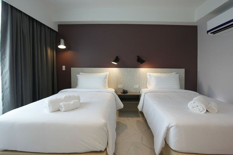 Port Canary Hotel